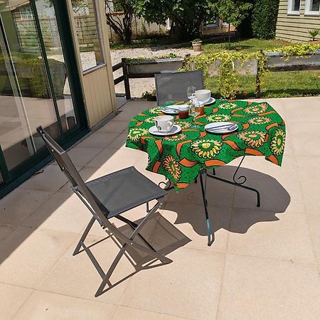 Bed and Breakfast La Revetizon Saint-Pierre-d'Amilly Экстерьер фото