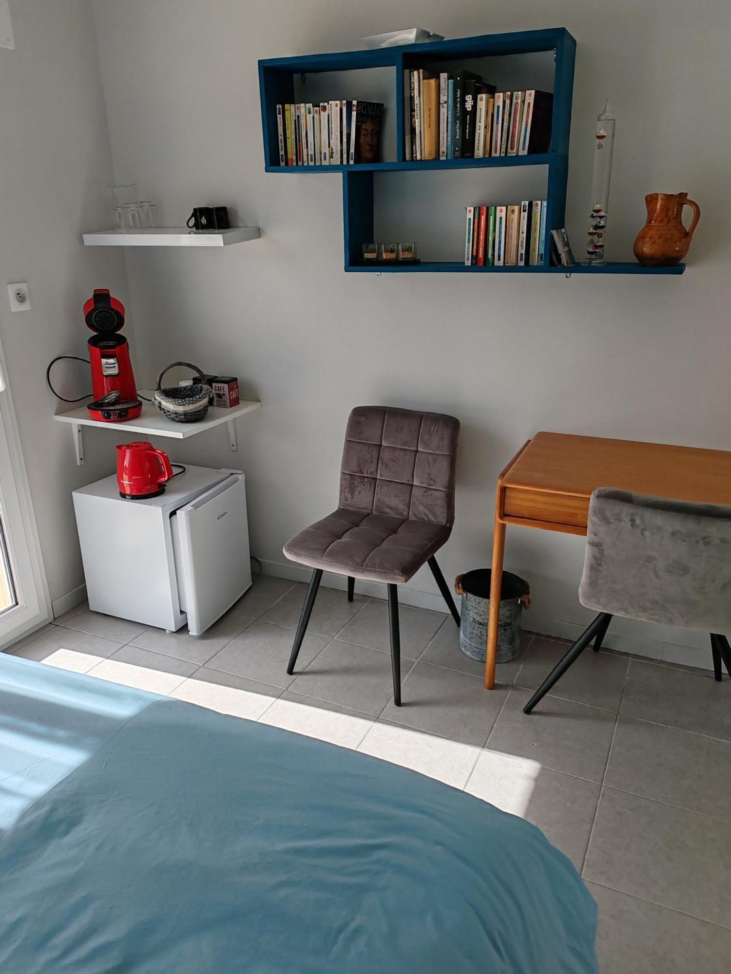 Bed and Breakfast La Revetizon Saint-Pierre-d'Amilly Экстерьер фото